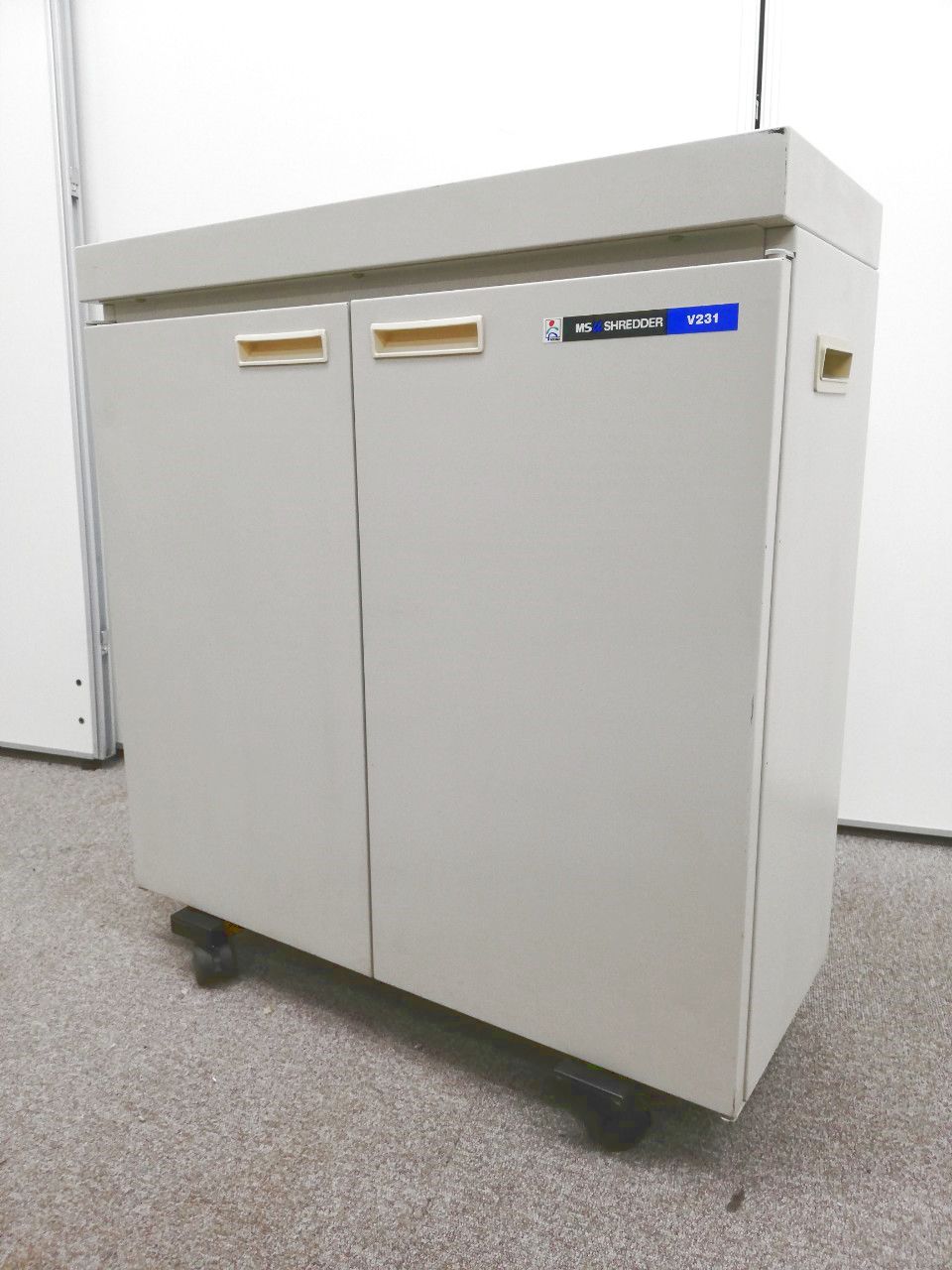 【5月御納品限定20％OFF！！】【スリムタイプのシュレッダー】場所を取らないコンパクトなサイズ感！明光商会製のシュレッダーになります。【日本橋店在庫品限定価格】
                        MSシリーズ
                                    中古
            