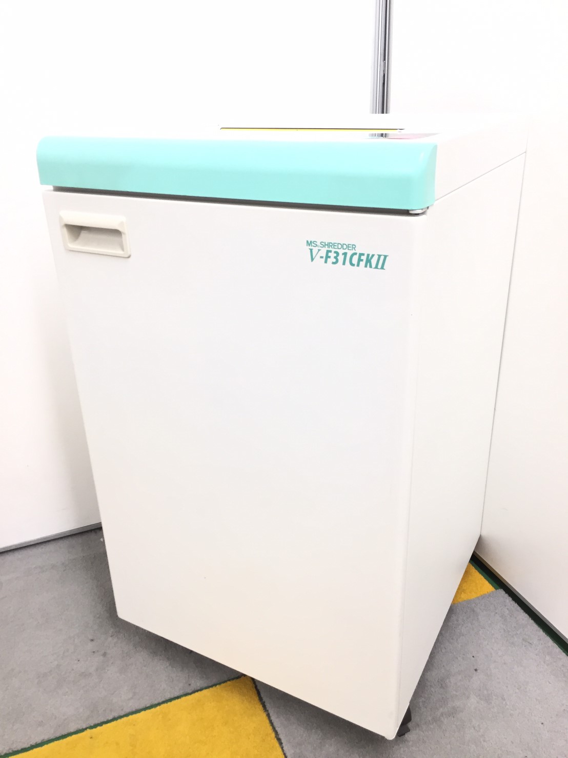 【オフィスセキュリティの定番！】【平成の書類、裁断しませんか？】　明光商会製　V-F31CFKⅡ
                        MSシリーズ
                                    中古
            