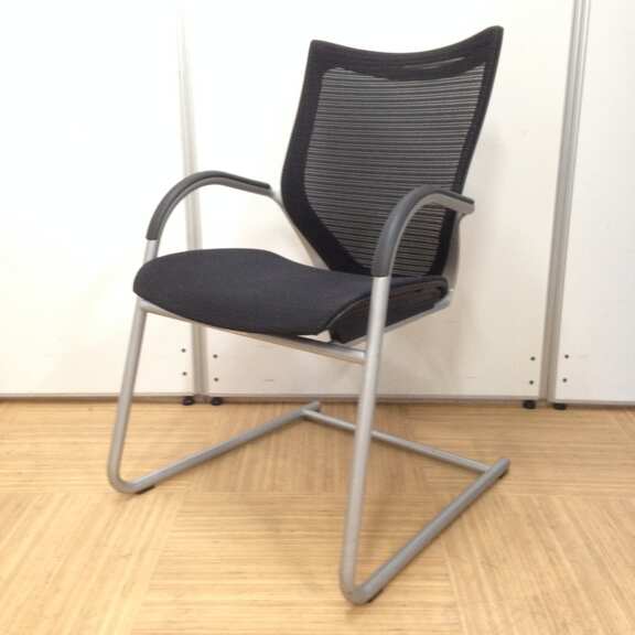 【希少なバロン（Baron）のミーティングチェア！】レア商品入荷です！オフィスでもご自宅でも何処でも使えてオススメ！【オカムラ製】
                        バロン
                                    中古
            