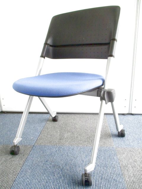 【残り2脚の為特別価格】会議室におすすめです！【座面を跳ね上げ収納】
                        リータ
                                    中古
            