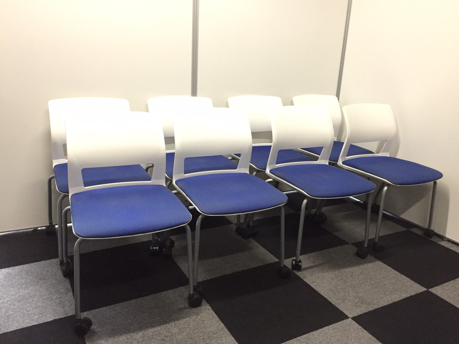 【大規模会議室用ミーティングチェアセット!!】なんと配送費が1/4の費用に!!セット購入が絶対にお得です!!
                        160シリーズ
                                    中古
            