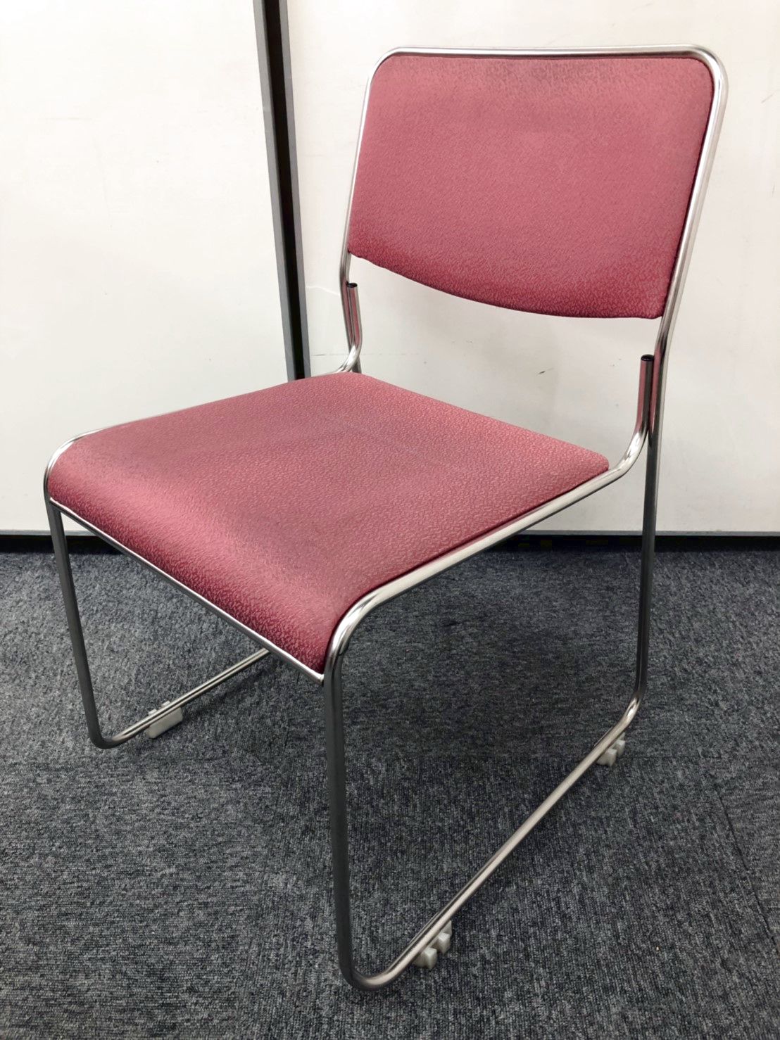 【ロット入荷 使用感少し有りの為　特別価格！！】スタッキングチェア
                        その他シリーズ
                                    中古
            