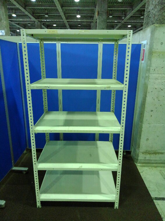 オカムラの軽量ラックが入荷しました！　天地5段　耐荷重：段/150kg　通常価格7,000円ですが、汚れ・シール跡が目立つ為、このお値段！！　ボルトレスなので組立も簡単！　H2100タイプも入荷しております。　
※マテハン本舗の中古商品は、千葉県柏市に在庫がございます。
                        不明
                                    中古
            