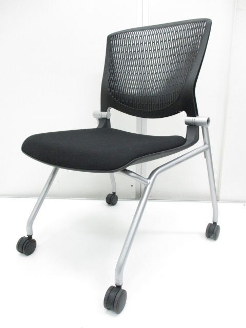 【2台限定】オカムラ定番ミーティングチェアのグラータシリーズ！キャスター付きのネスティングチェアでございます！【オフィス家具】
                        グラータ
                                    中古
            