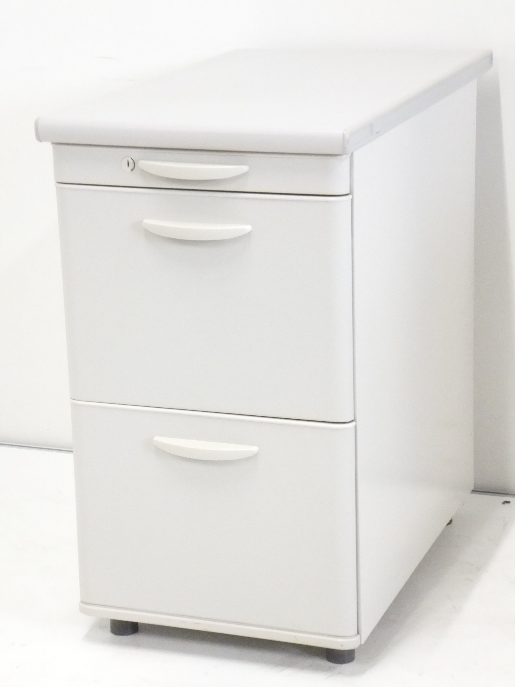 【鍵2本付き】【残り1台！】A4ファイルファイル収納にも最適！スペアキーも付いているので、お買い得！
                        その他シリーズ
                                    中古
            