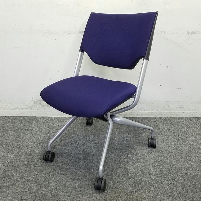 【８脚入荷】イトーキ製｜レクシブ｜オシャレで使い勝手抜群のネスティングチェア入荷致しました！
                        レクシブ
                                    中古
            