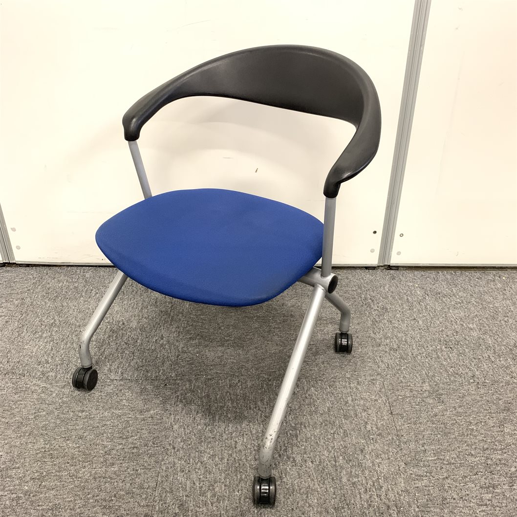 【定番ネスティングチェア！】内田洋行のネスティングチェア！ブルーとブラックのおしゃれ！【6脚揃います！】
                        その他シリーズ
                                    中古
            