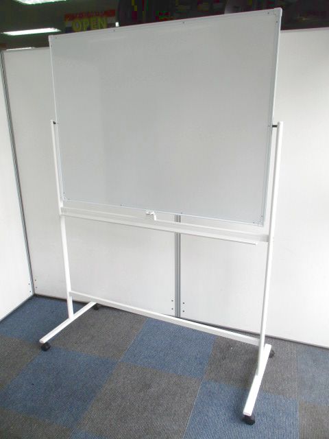 【両面使えて便利です】会議の際の必需品【移動が楽なキャスター付き】
                        　
                                    中古
            