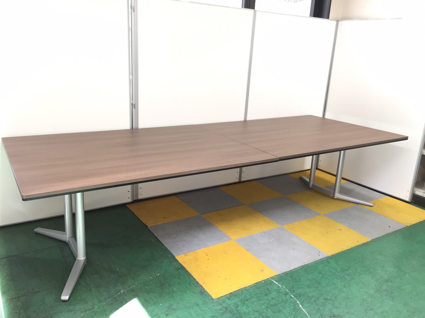 【W3200の大型テーブル！】【8～12名様用】オカムラ製　ミーティングテーブル
                        ラティオⅡ 
                                    中古
            