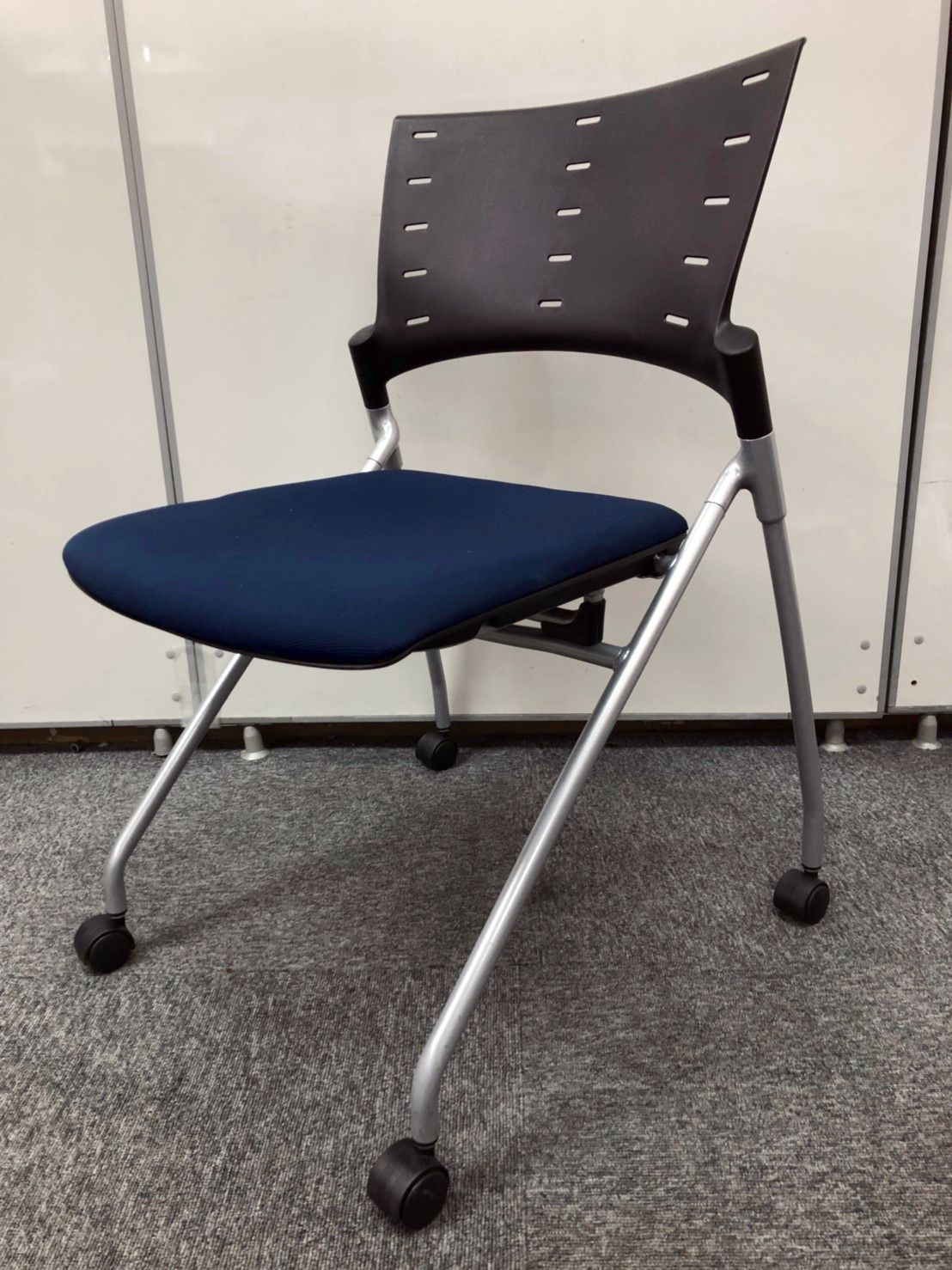 【4脚入荷】やわらかな座り心地で人気のマノスチェア
                        マノス
                                    中古
            