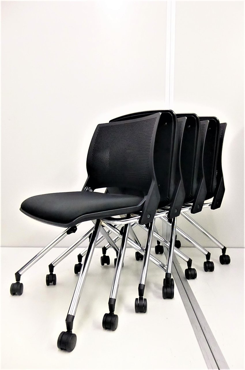 【KS】【4脚セット】オカムラ製のネスティングチェア　クリールが入荷いたしました！
                        クリール 
                                    中古
            