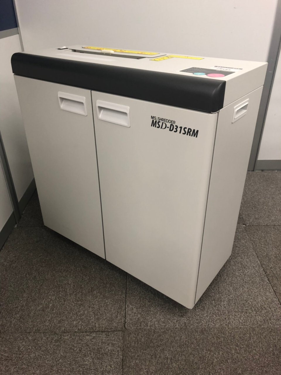 【スリムタイプで何処でも置ける】■明光商会製・MSD-D31SRM　■23枚細断対応
                        MSD-D31SRM
                                    中古
            