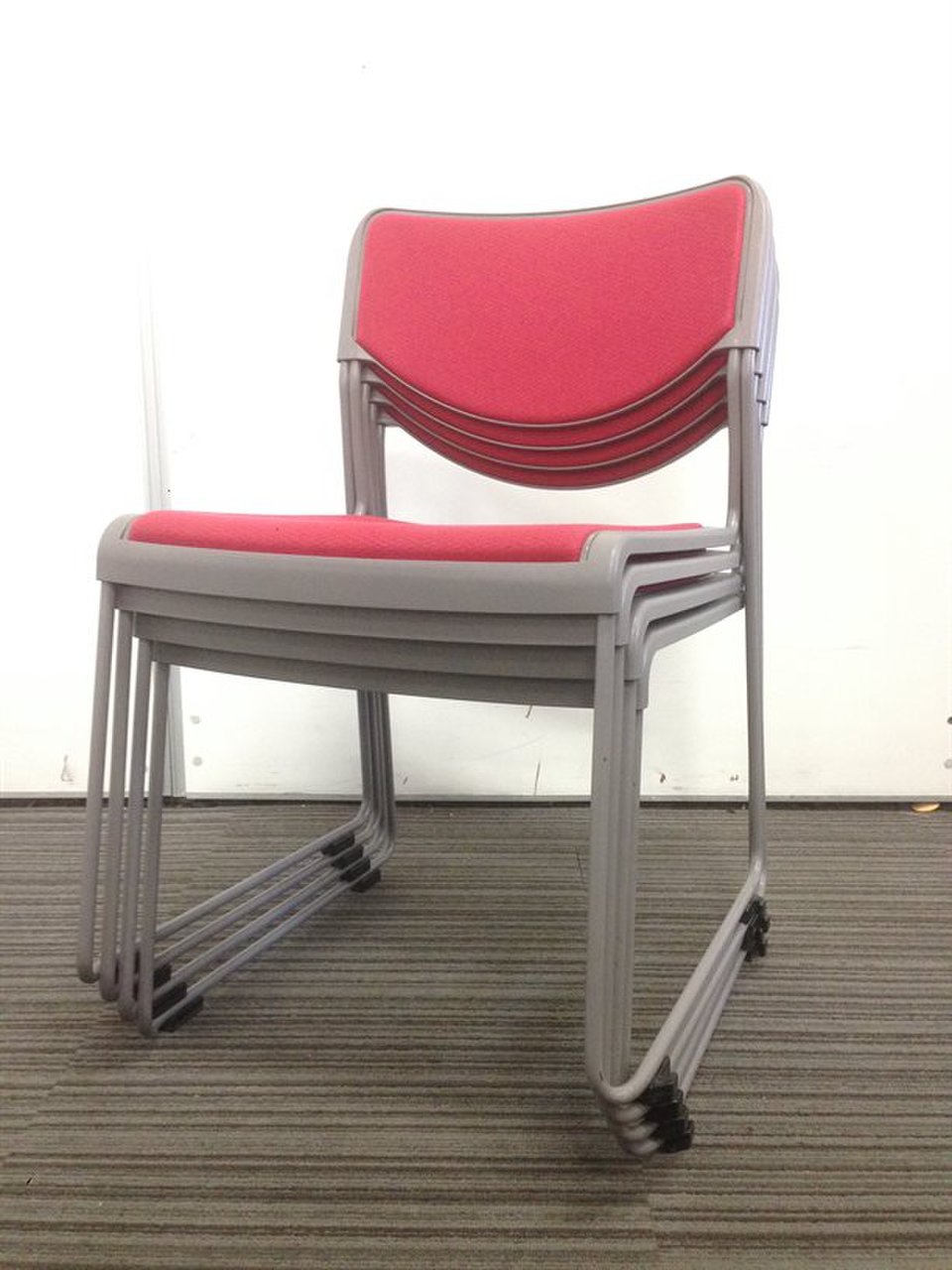 【4脚セットでお買い得！】イトーキ製の状態良好スタッキングチェアが24脚入荷です！【3セット提案可能】お得
                        その他シリーズ
                                    中古
            