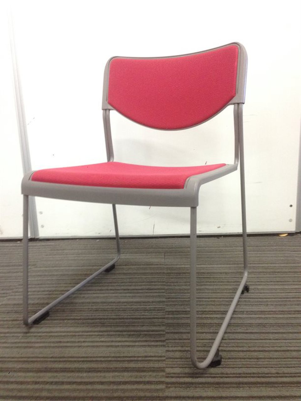 【イトーキ製！】収納に便利！状態良好のスタッキングチェアが14脚入荷です！【座面布タイプ！】お得
                        その他シリーズ
                                    中古
            