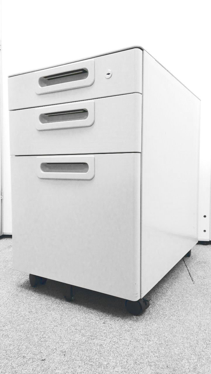 【収納の定番商品！】オフィス用品、書類の整理整頓に！！3段タイプワゴン！【値下品】
                        LA
                                    中古
            