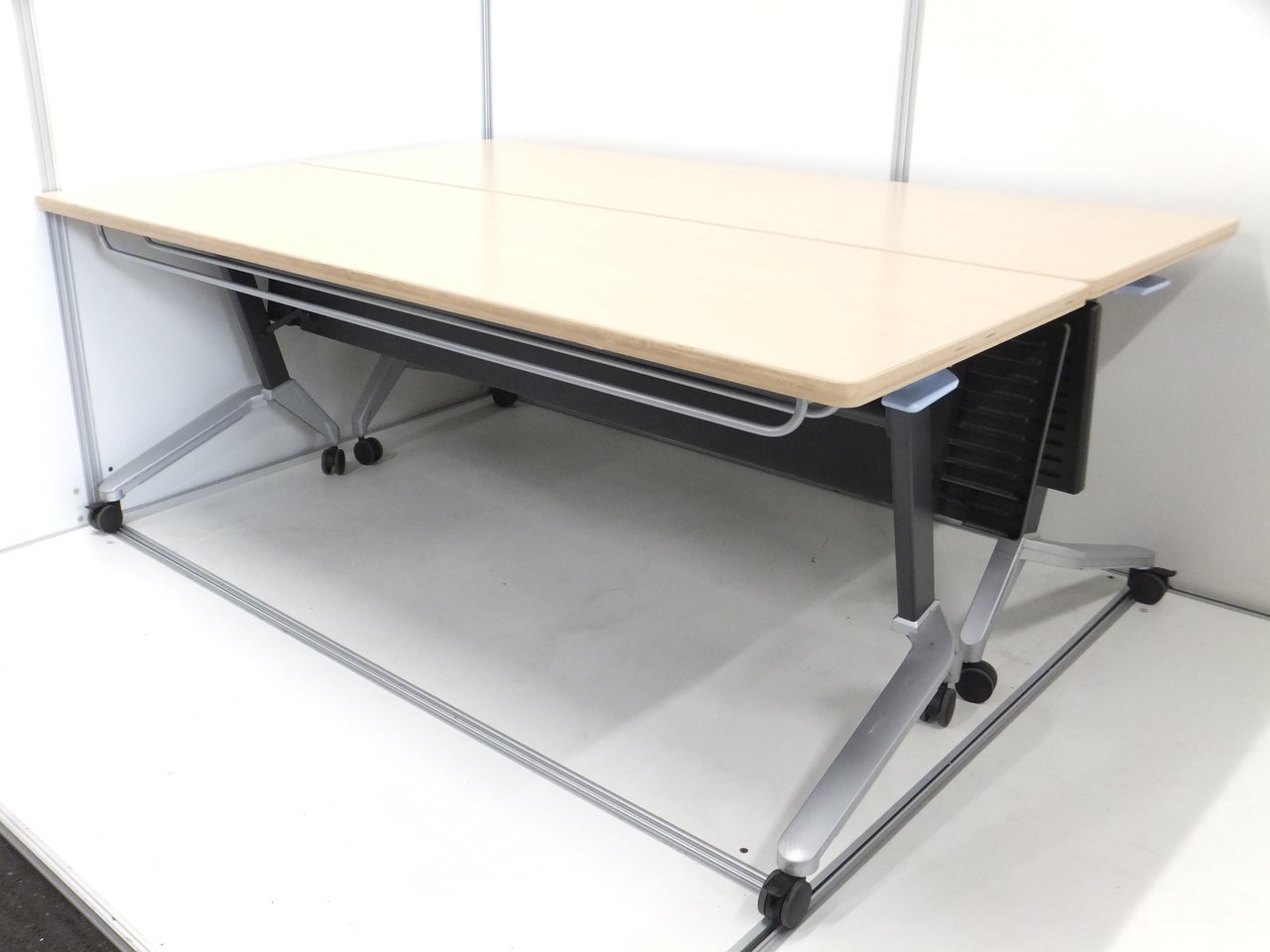 【2台セット】■コクヨ製・サイドスタックテーブル　■幅1800mm
                        KT-620シリーズ 
                                    中古
            