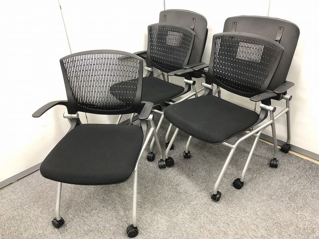 【5脚セット！】あの人気商品がセットでお安くなっております！
                        グラータ 
                                    中古
            