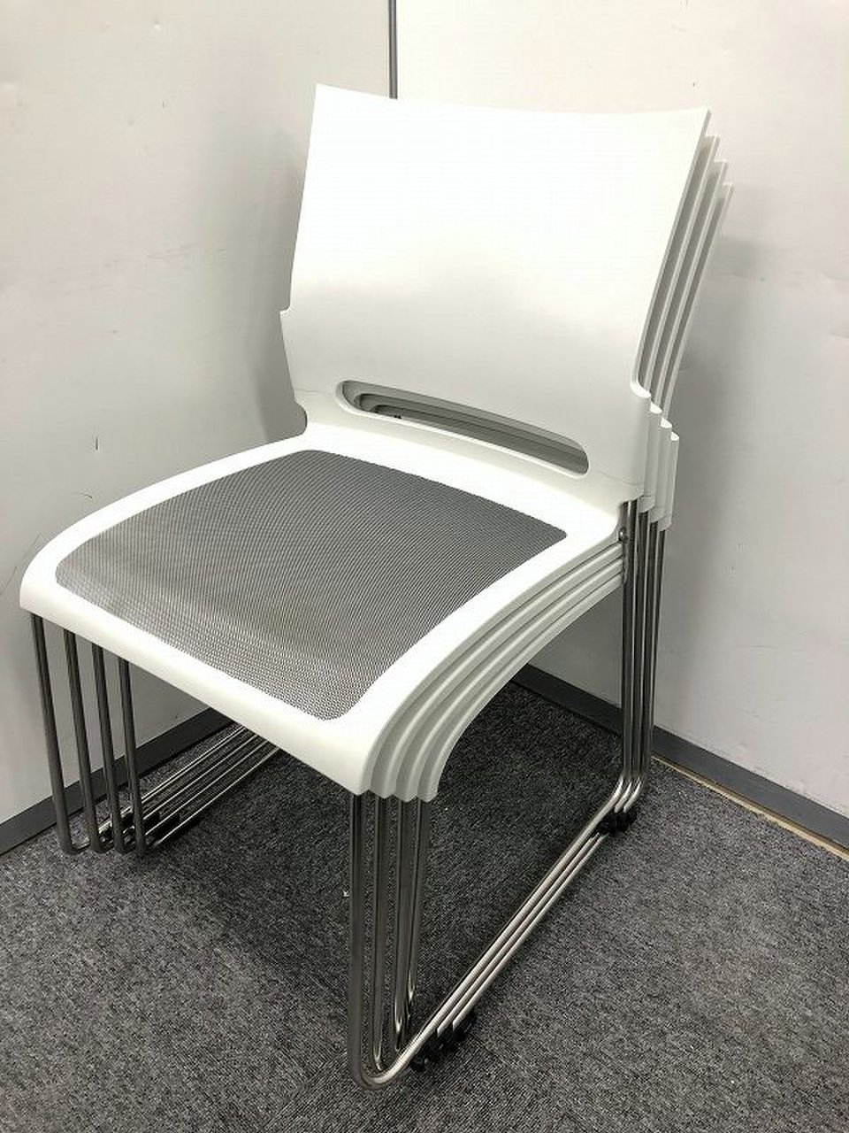 【セット商品！】まとめて購入でお買い物上手！4脚セット紹介です！
                        その他シリーズ
                                    中古
            