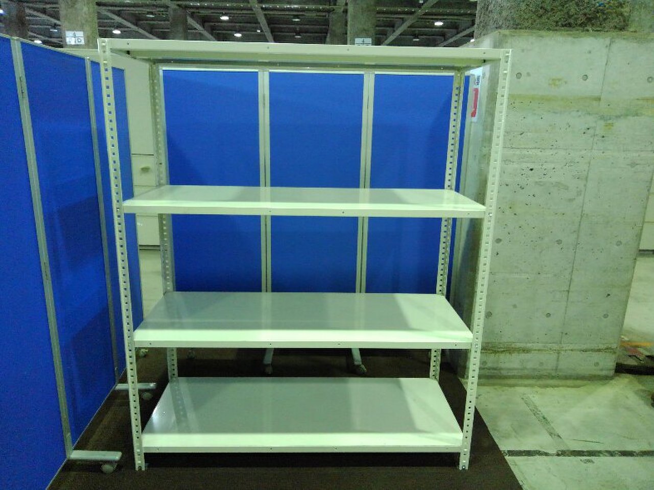 祝：オリンピックイヤーキャンペーン対象商品！！　税抜1万円未満の商品は500円、1万円以上の商品は1,000円 WEB価格からお値引き！【2月29日までのお問い合わせのみ・他のキャンペーンとの併用不可・1円と10円の商品は除く・マテハン本舗独自のキャンペーン】オカムラのW1500の中古ラックが入荷しました！　天地4段　耐荷重：段/150kg　ボルトレスなので組立も簡単！　　　
※マテハン本舗の中古商品は、千葉県柏市に在庫がございます。
                        不明
                                    中古
            