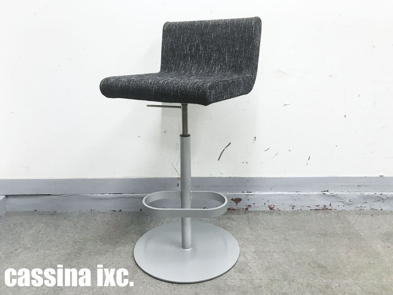 cassina/カッシーナ IXC　BOOMERANG 　ブーメラン カウンターチェア
                        その他シリーズ
                                    中古
            