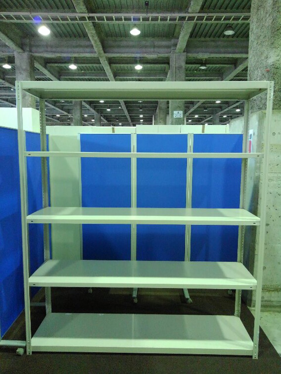 コクヨのW1815の中古ラックが4台入荷しました！②　天地5段　耐荷重：段/100kg　ボルトレスなので組立も簡単！　同シリーズのW1215タイプも入荷しております。 ※マテハン本舗の中古商品は、千葉県柏市に在庫がございます。
                        不明
                                    中古
            