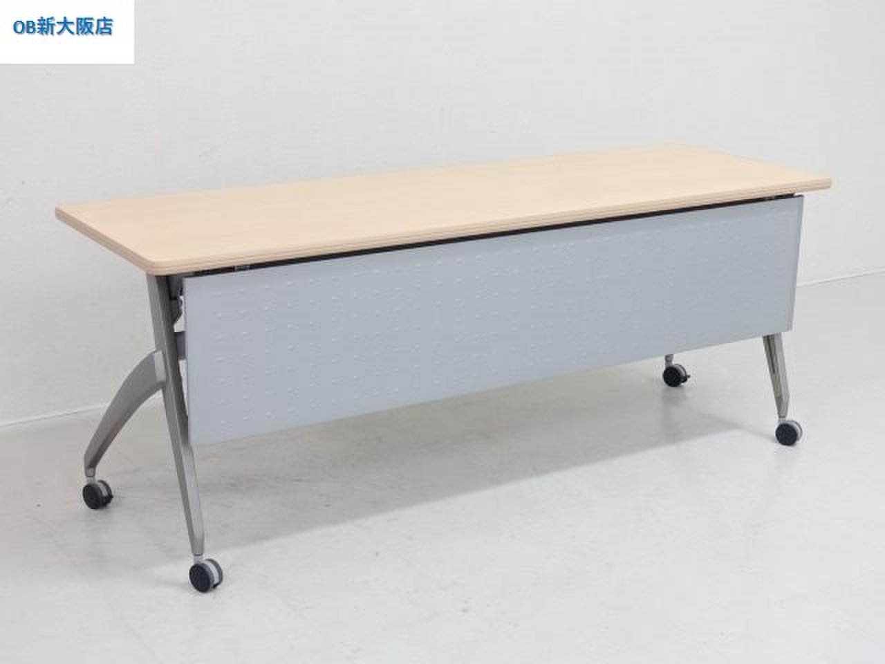 【ＲＡ】幕板付きで女性も安心。天板ナチュラル【地方倉庫在庫】
                        SH
                                    中古
            