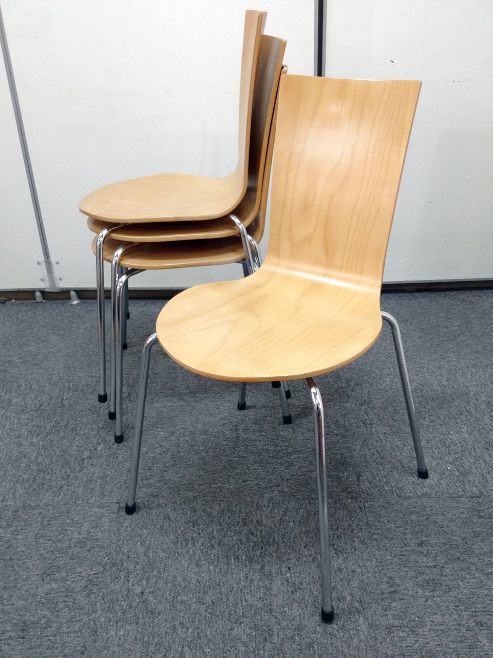 【オシャレな椅子　セット価格！！】コクヨ製ミーティングチェア　重ねてスタック可能！
                        イートインシリーズ 
                                    中古
            