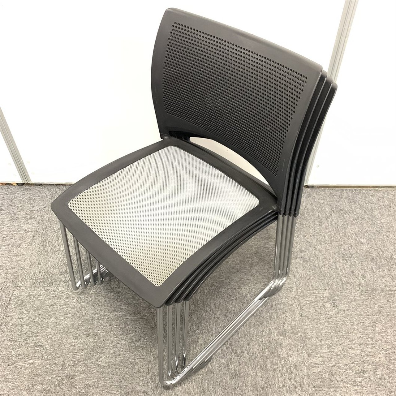 【今がチャンス！！】【4脚セット販売！！】スタッキングチェア！※限定4セットお得
                        その他シリーズ
                                    中古
            