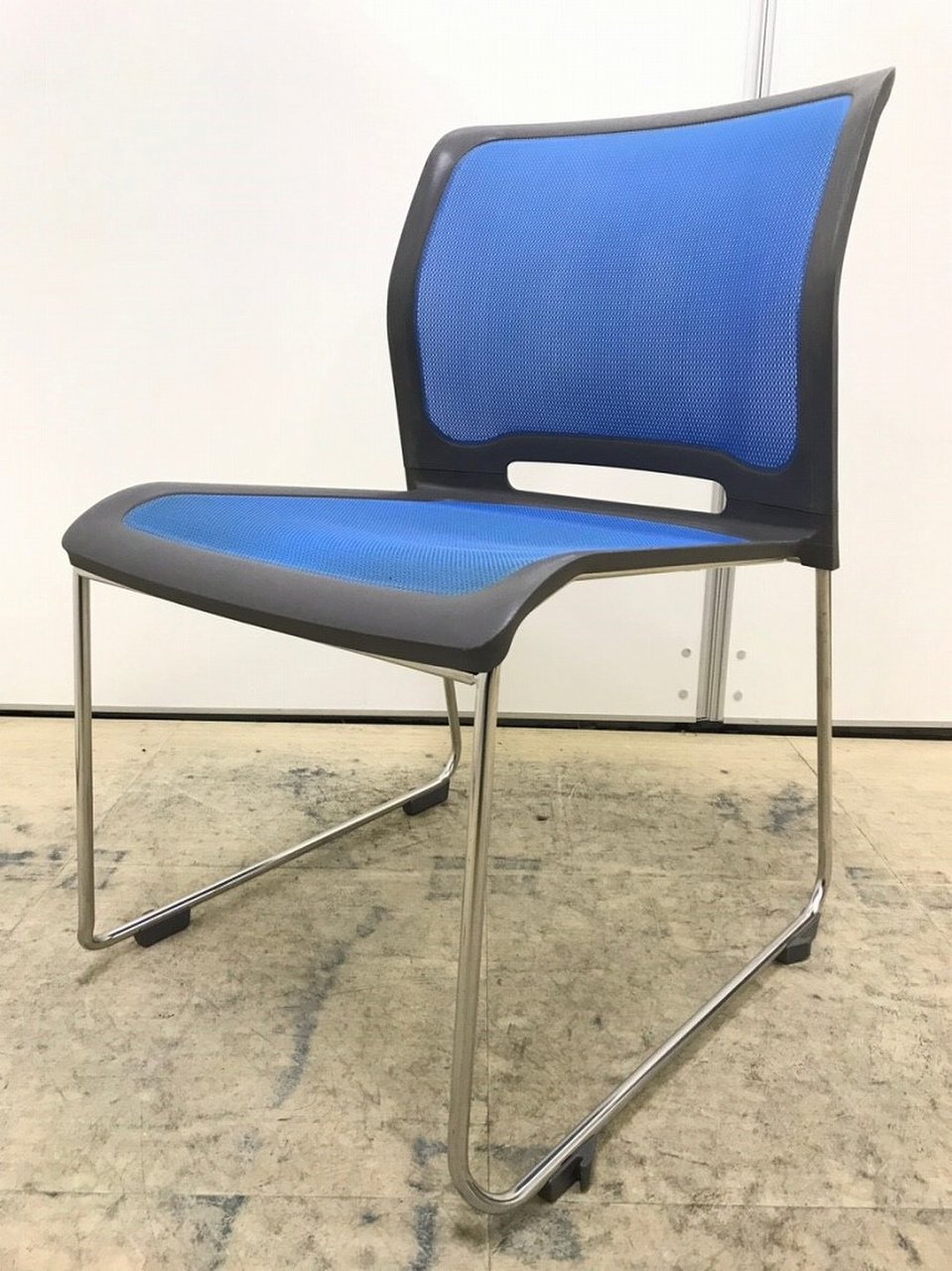 （ロット入荷）コクヨ製品のスタッキングチェアの入荷です！価格もお安く状態も良い商品です！
                        ウィッテイ
                                    中古
            