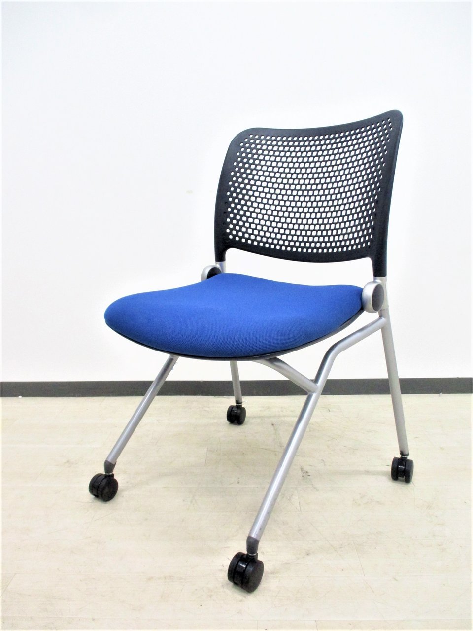 2016年製状態良好【定価4万円以上！】中古なら状態良好でも1/10の価格！
                        ブルーメ 
                                    中古
            