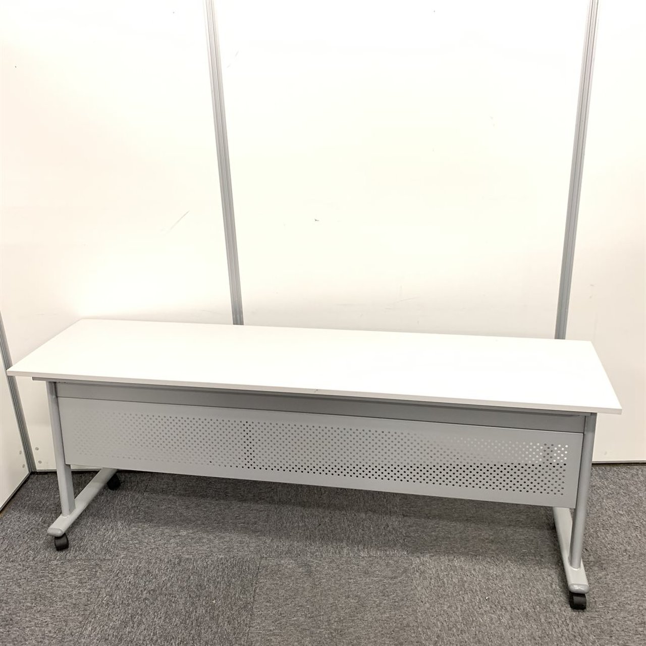 【限定４台のみ！！】【定番商品！！】チトセ製｜サイドスタックテーブル！！【W1800】

                        その他シリーズ
                                    中古
            