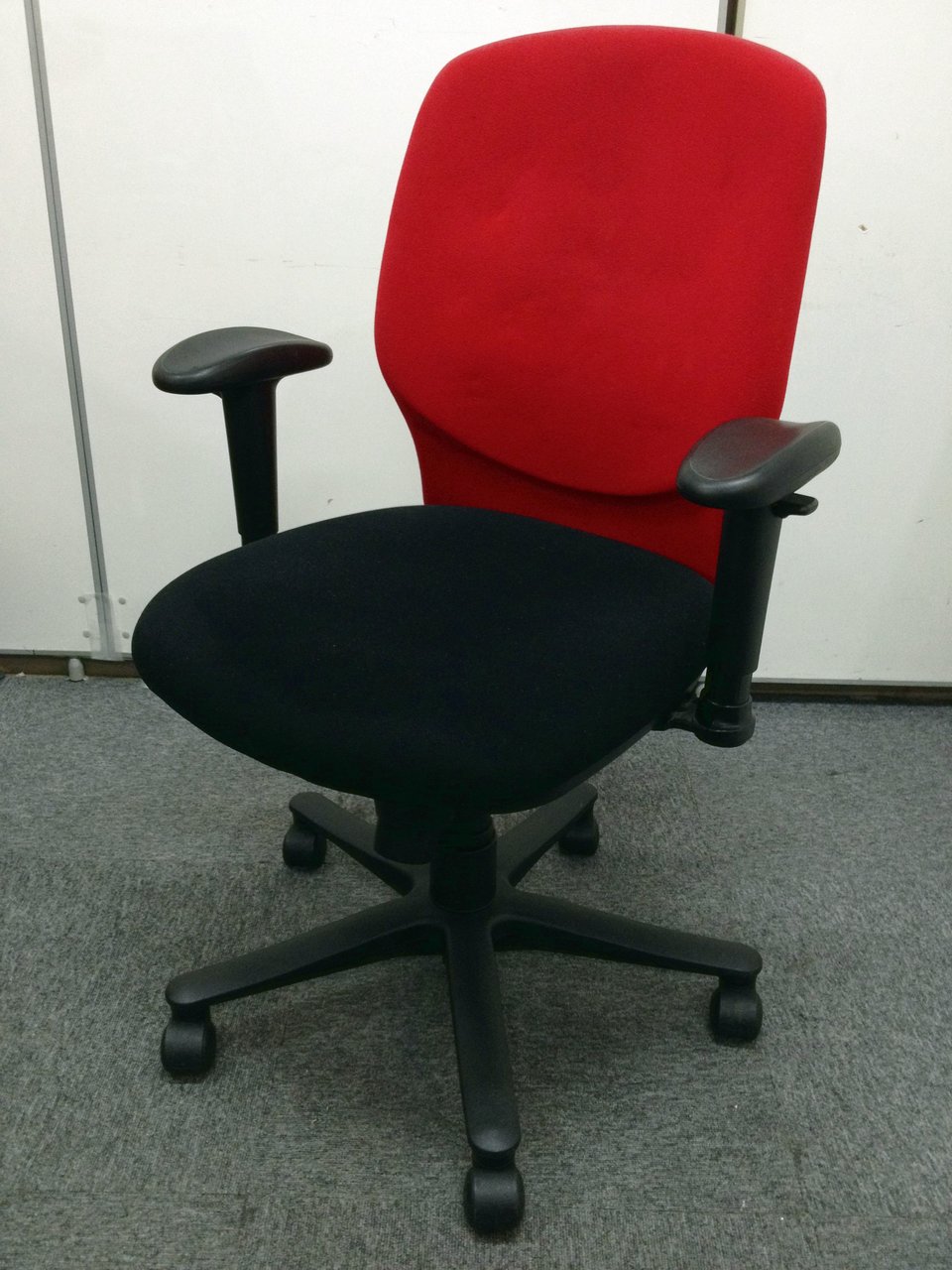 クッション性抜群　コスト重視のお客様にオススメ！
                        ヴィラージュ 
                                    中古
            