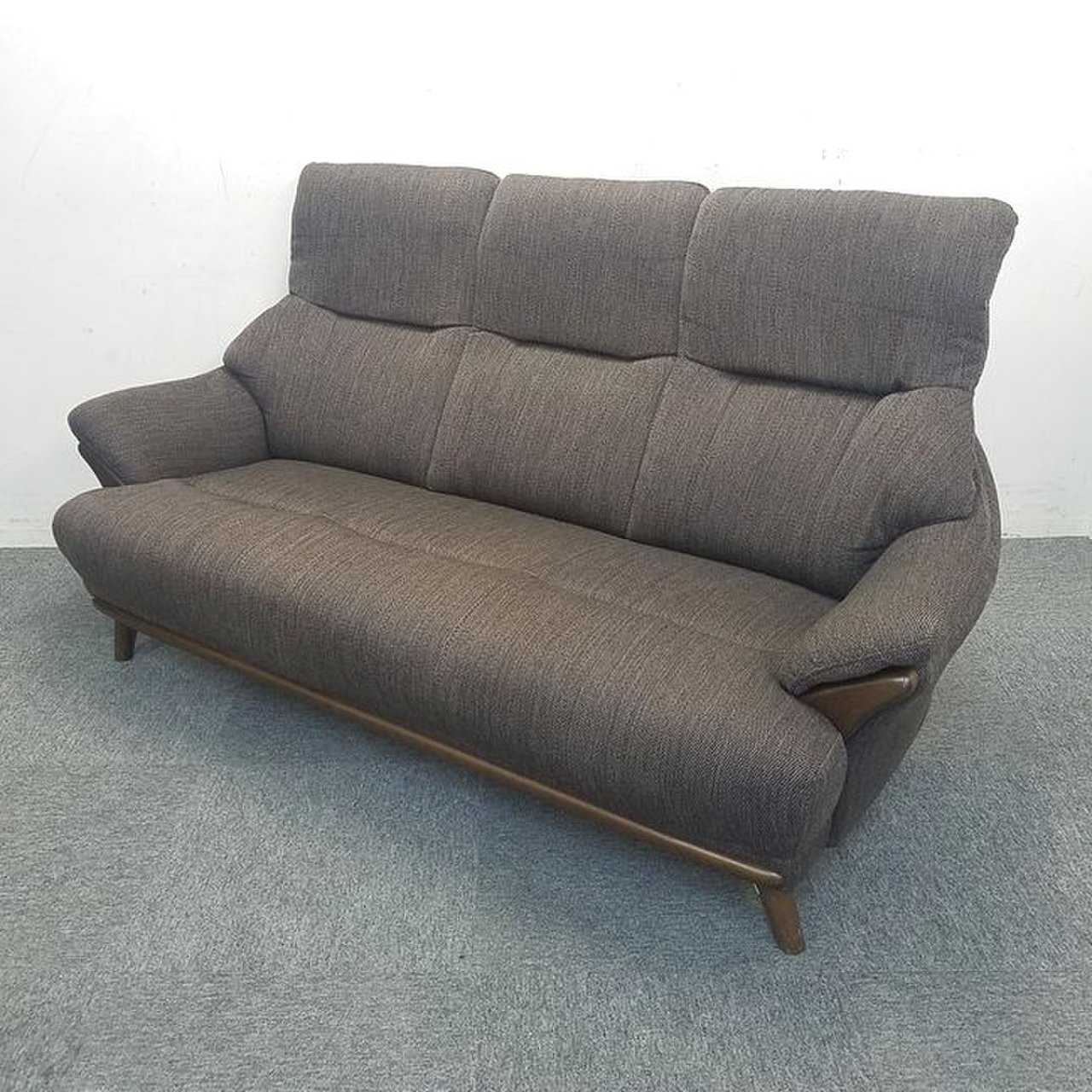 【限定１台】３人掛けソファ｜オシャレなブラウンソファ入荷致しました！【中古家具】

                        不明
                                    中古
            