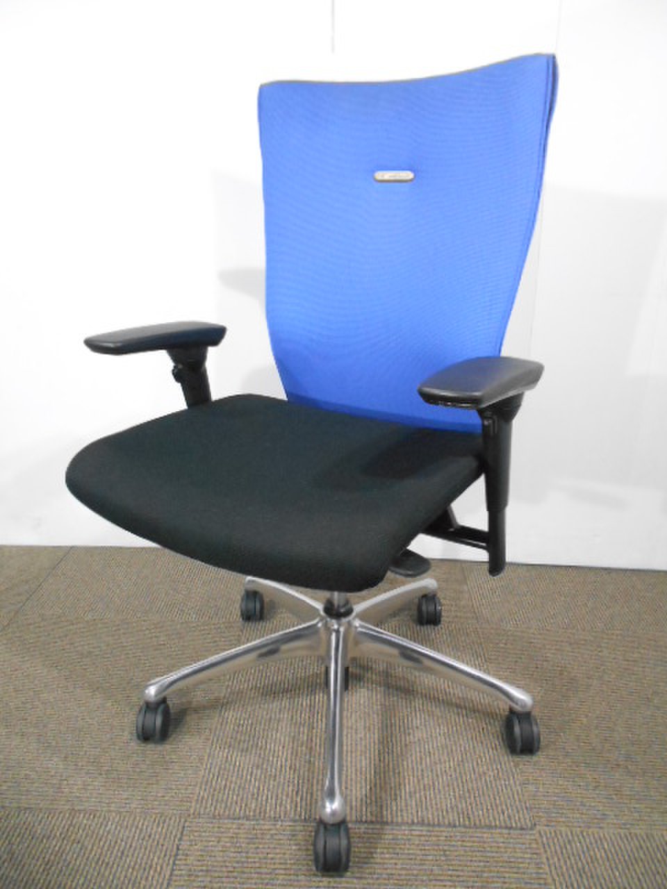 【ロット入荷】オカムラ製品のフィーゴチェアの入荷です！座り心地も良いチェアになります！見た目もかっこいいチェアになります！
                        フィーゴ 
                                    中古
            