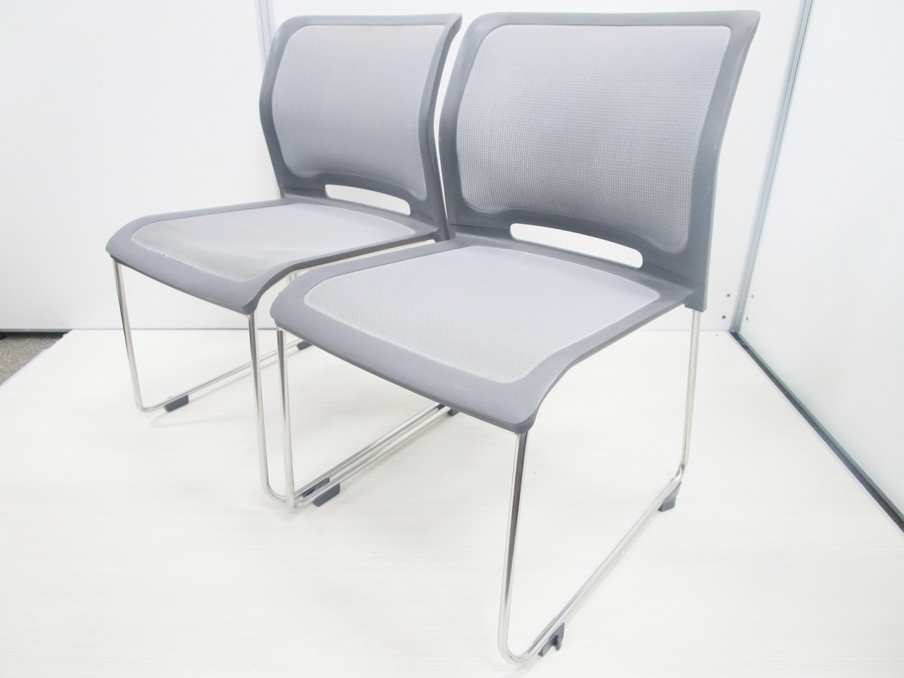 【使えればOKの方向けの2脚セット！】メッシュスタッキングチェア【グレー】
                        その他シリーズ
                                    中古
            