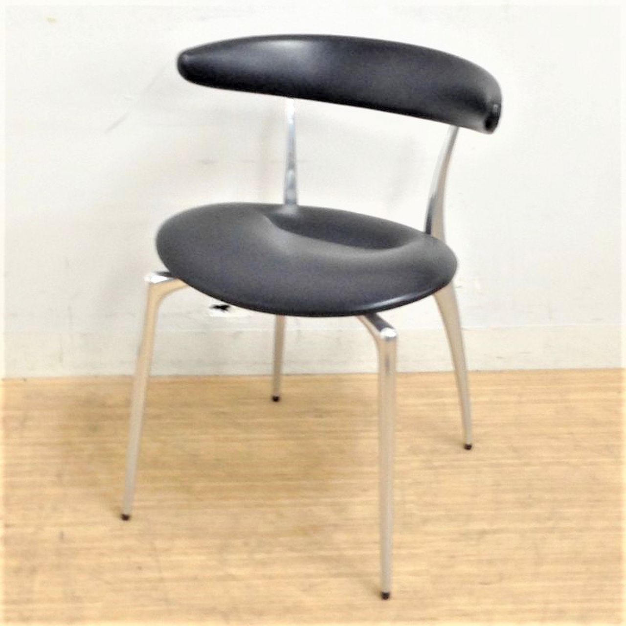 【デザイナーズ家具】リンクアームチェア　4本脚
                        ADAL LinkArmChair
                                    中古
            