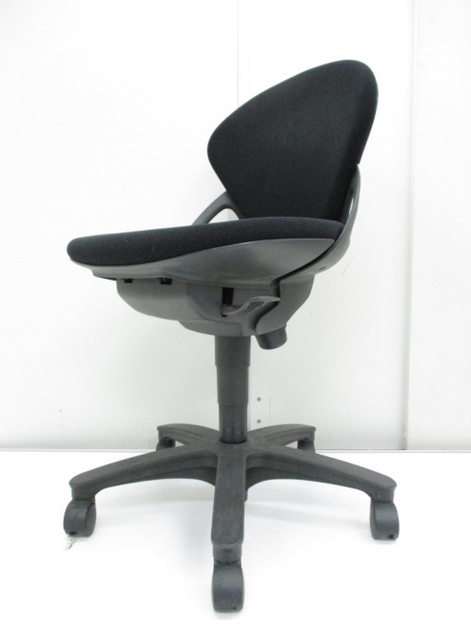 【中古】プレーゴチェア KZ-440GA-T2T1 イトーキ/ITOKI 肘無ローバックチェア 257654 - 中古オフィス家具ならオフィス ...