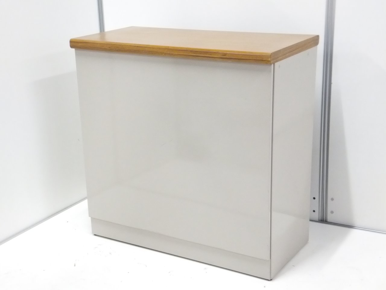 希少なハイカウンター！木目天板で受付ロビーに柔らかな雰囲気を！
                        その他シリーズ
                                    中古
            