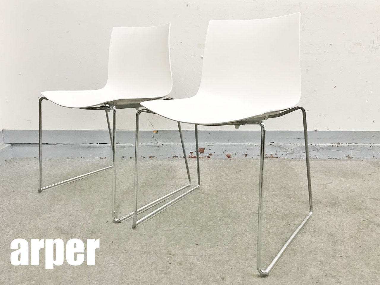 ARPER/アルペール　Catifa 46 アームレス スタッキングチェア 2脚セット　ホワイト
                        その他シリーズ
                                    中古
            