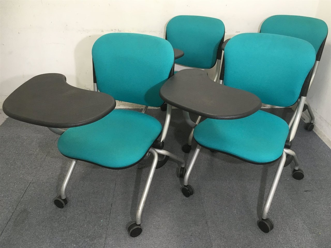 【セット商品】【9月納品までの限定価格】【50％off】オカムラ製｜トーションライン｜お得な４脚セット商品入荷致しました！入れ替えや追加にいかがでしょうか！
                        トーションライン 
                                    中古
            