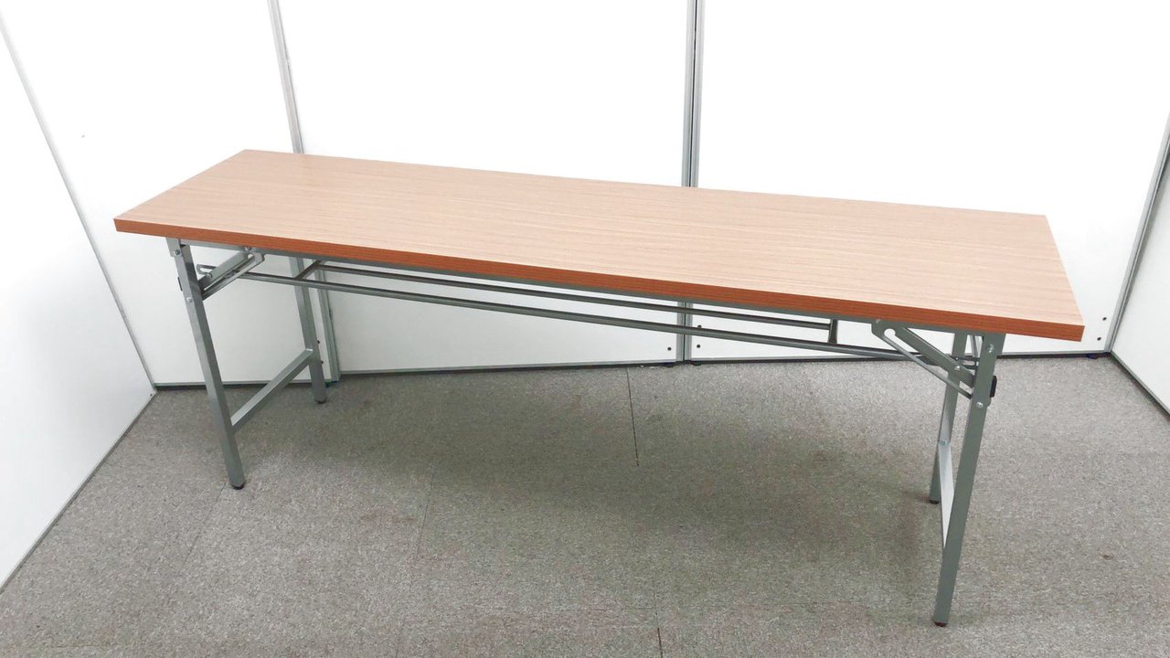 【あると便利な折りたたみテーブル】【新品です】
                        その他シリーズ
                                    新品
            