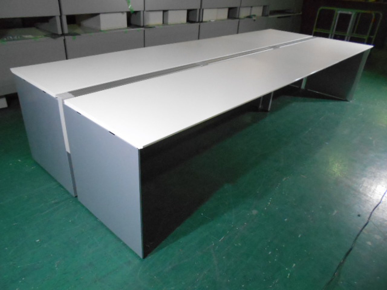 【オシャレなオフィス造りに】天板ホワイト　フリーアドレスデスク【関西倉庫在庫】
                        ワークヴィスタ 
                                    中古
            