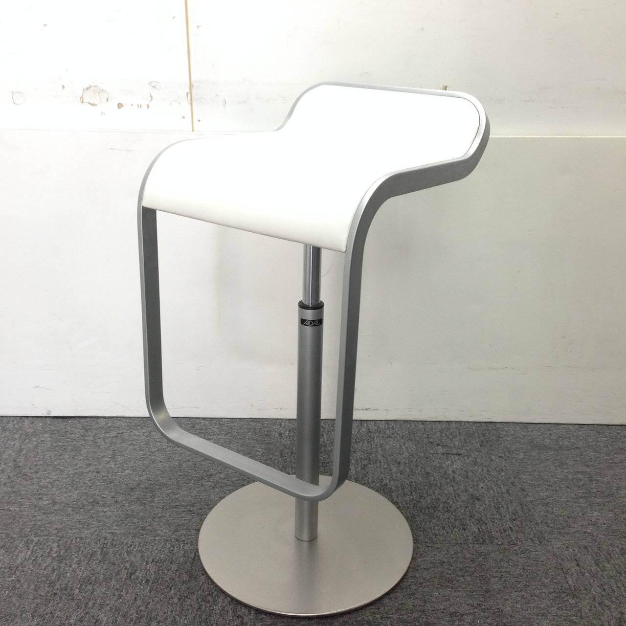 【激レア商品】アダル（ADAL）のカウンタチェア「レム」が3脚入荷！早い者勝ち！
                        その他シリーズ
                                    中古
            