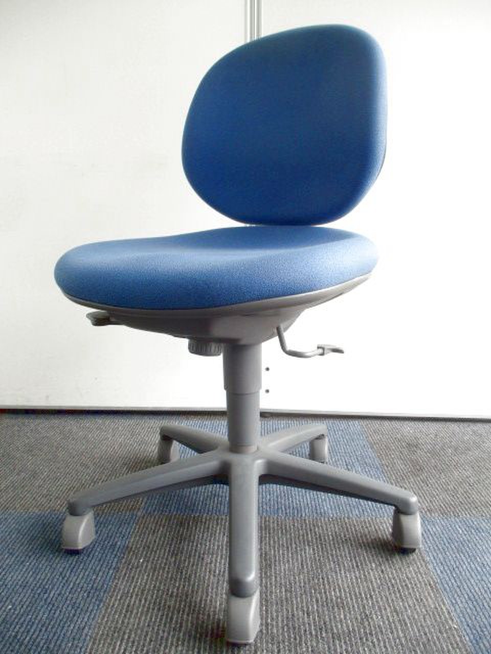 【フローリングに最適】珍しいゴムキャスター【シンプルなデザインが人気】
                        ジャスト 
                                    中古
            