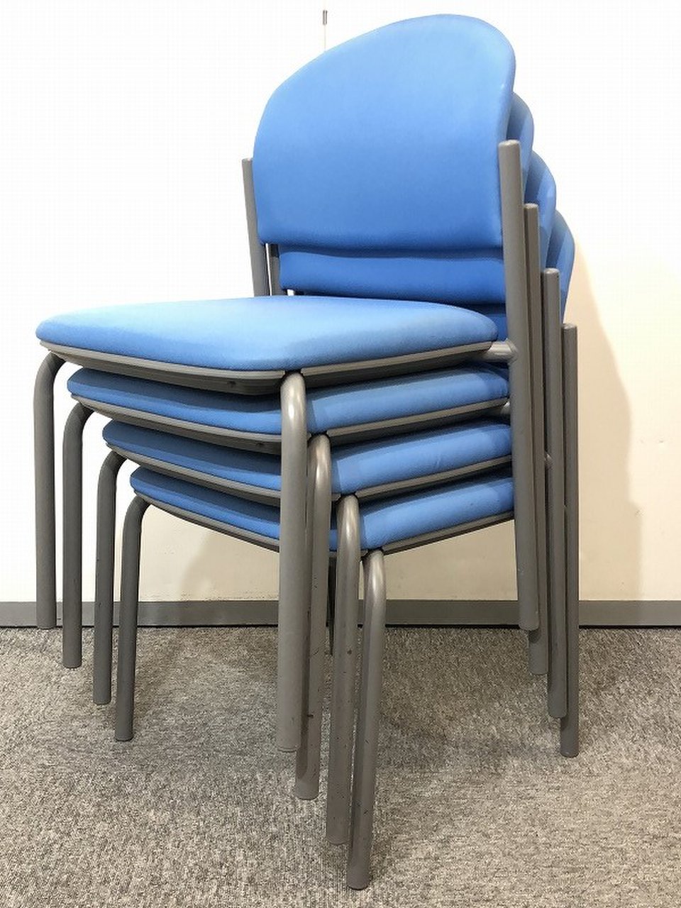 【4脚セット販売】4名様用の会議室を考えているお客様にピッタリの商品になります！
                        その他シリーズ
                                    中古
            