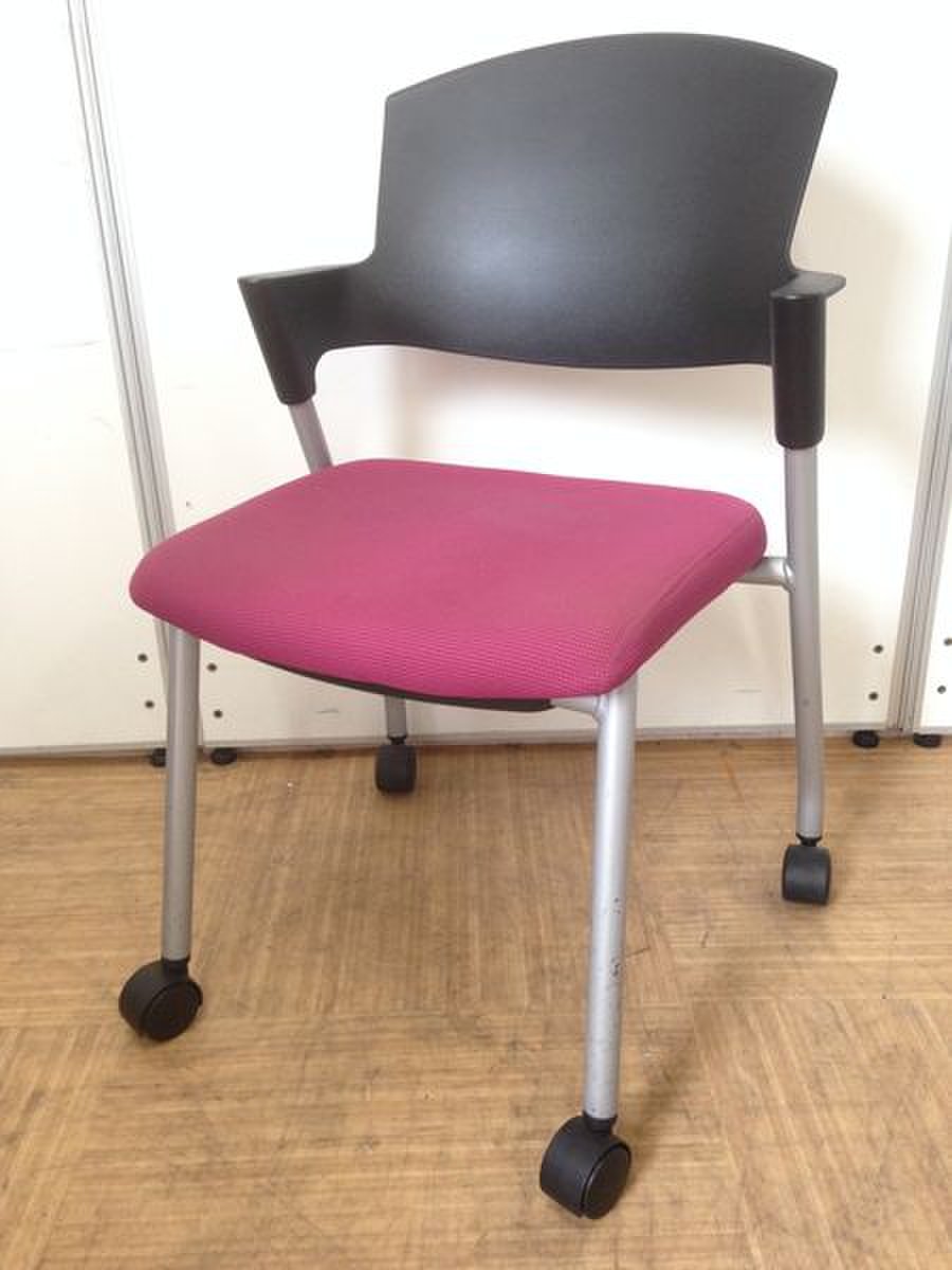 【2脚のみ】希少カラー：座面：ワインレッド　キャスター付き　会議用チェア　プロッティ
                        プロッティ（キャスター付）
                                    中古
            