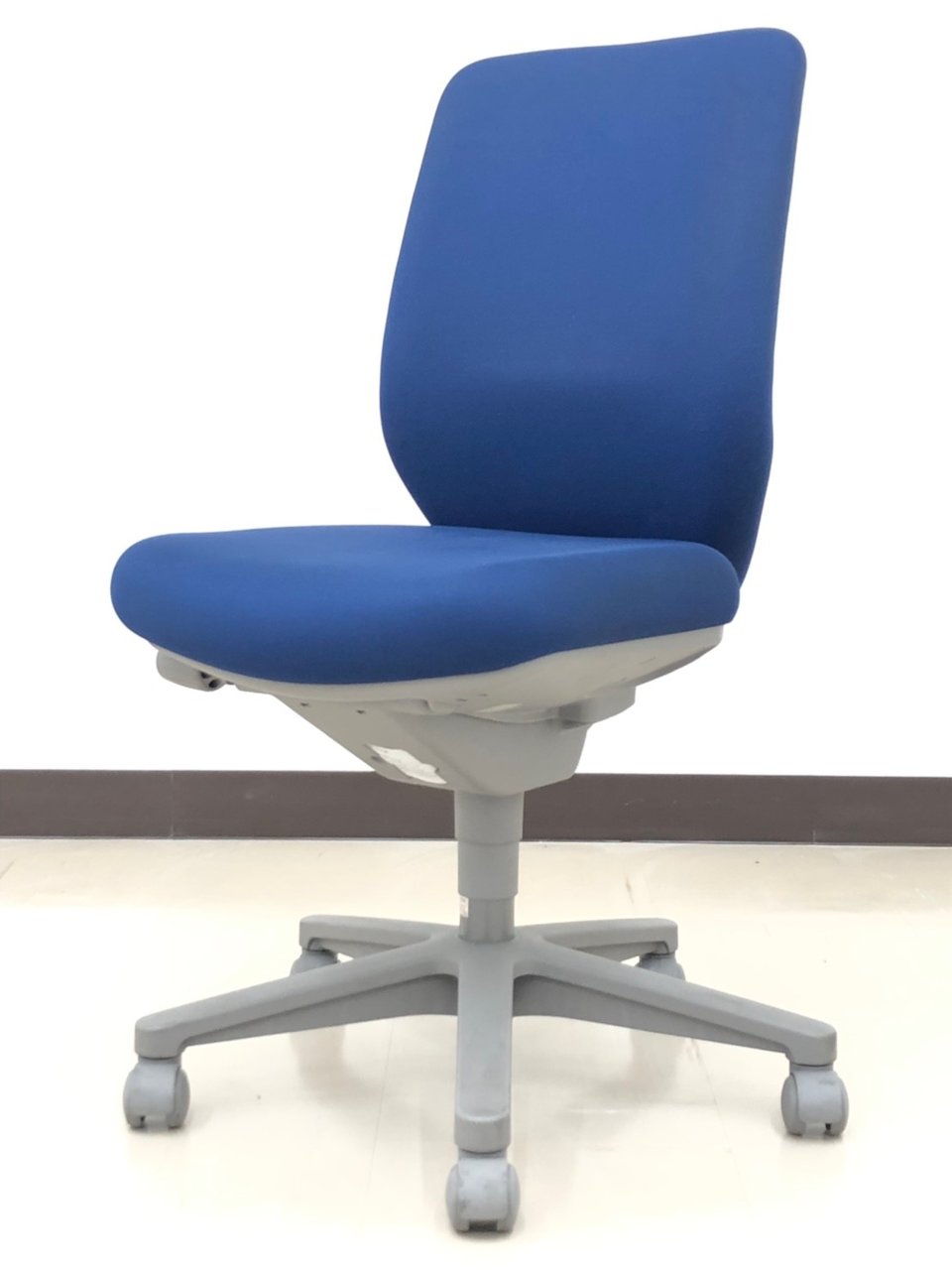 【残り14脚！】オフィスになじむデザイン■上質クッションが仕事もしやすく■コクヨセディスタチェア【RP】
                        セディスタ 
                                    中古
            