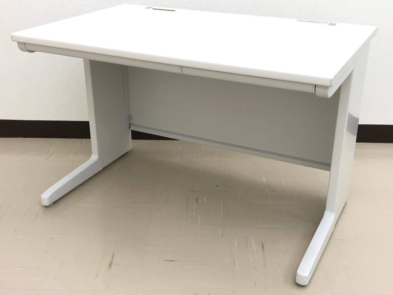 【限定4台】実はひそかに人気サイズ■スペースの有効活用に■清潔さ感じるデスク【RP】
                        その他シリーズ
                                    中古
            