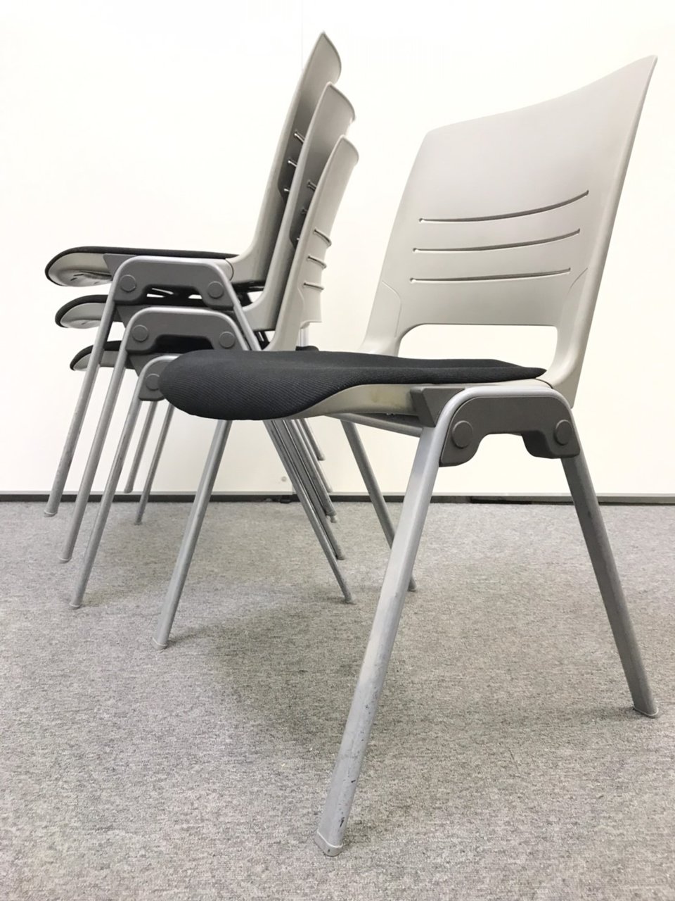 【4脚セット】オカムラ製スタッキングチェア エレナ 会議、セミナーの必需品です！
                        エレナ 
                                    中古
            