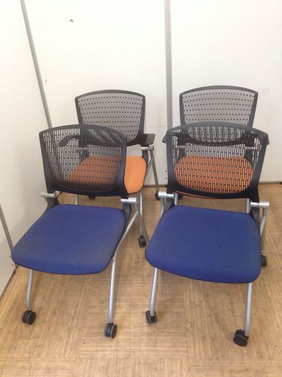 【セット商品！】オカムラの高級ミーティングチェア！2トーンでおしゃれですよ！
                        グラータ 
                                    中古
            